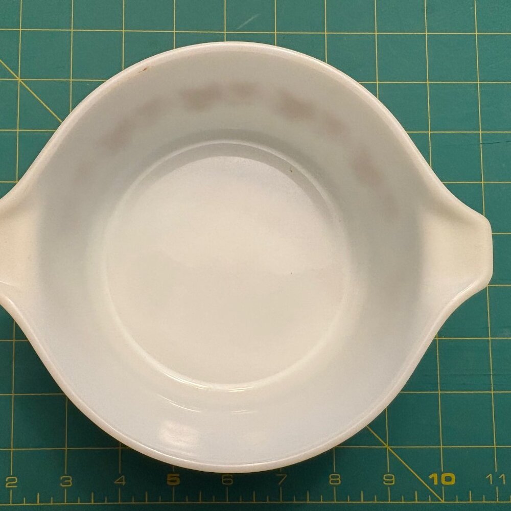 Pyrex White Tan Sandalwood Ivy Dish Sandalwood Ivy (#472 1.5 Pt) - Vintage - Picture 4 of 5